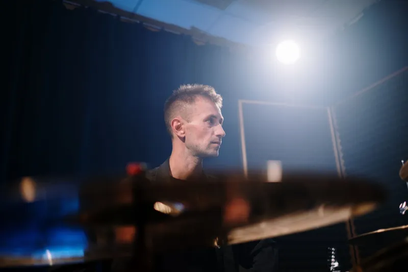 Alone in the Studio, Connected to the World: How Solitude Became the Solo Artist's Superpower