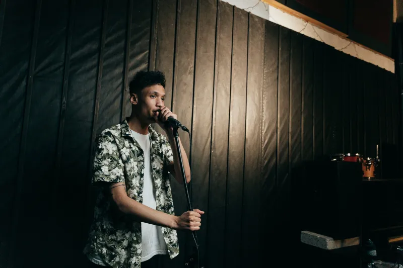 The Art of Saying Nothing: How the Smartest Solo Artists Are Weaponizing Silence